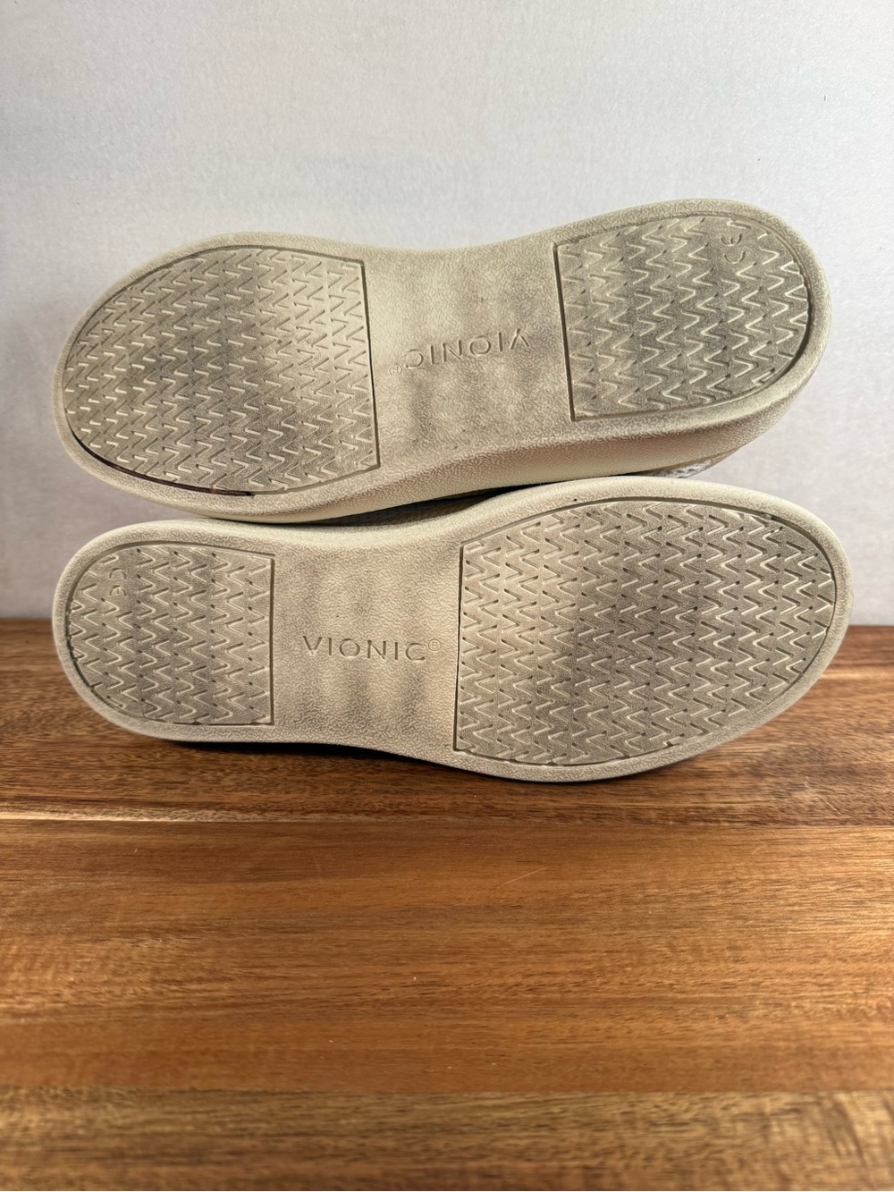 Vionic Galia Women's Knit Casual Sneakers White/Tan Size 6 - Picture 8 of 11